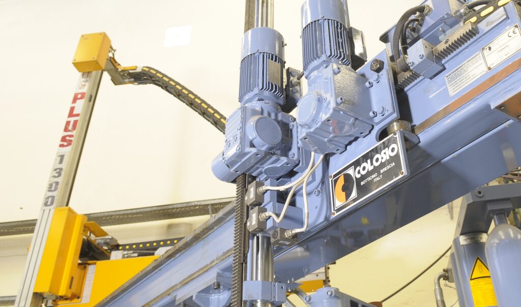 Nuestra empresa cuenta con equipamiento de última generación, que incluye máquinas inyectoras  Colosio robotizadas.